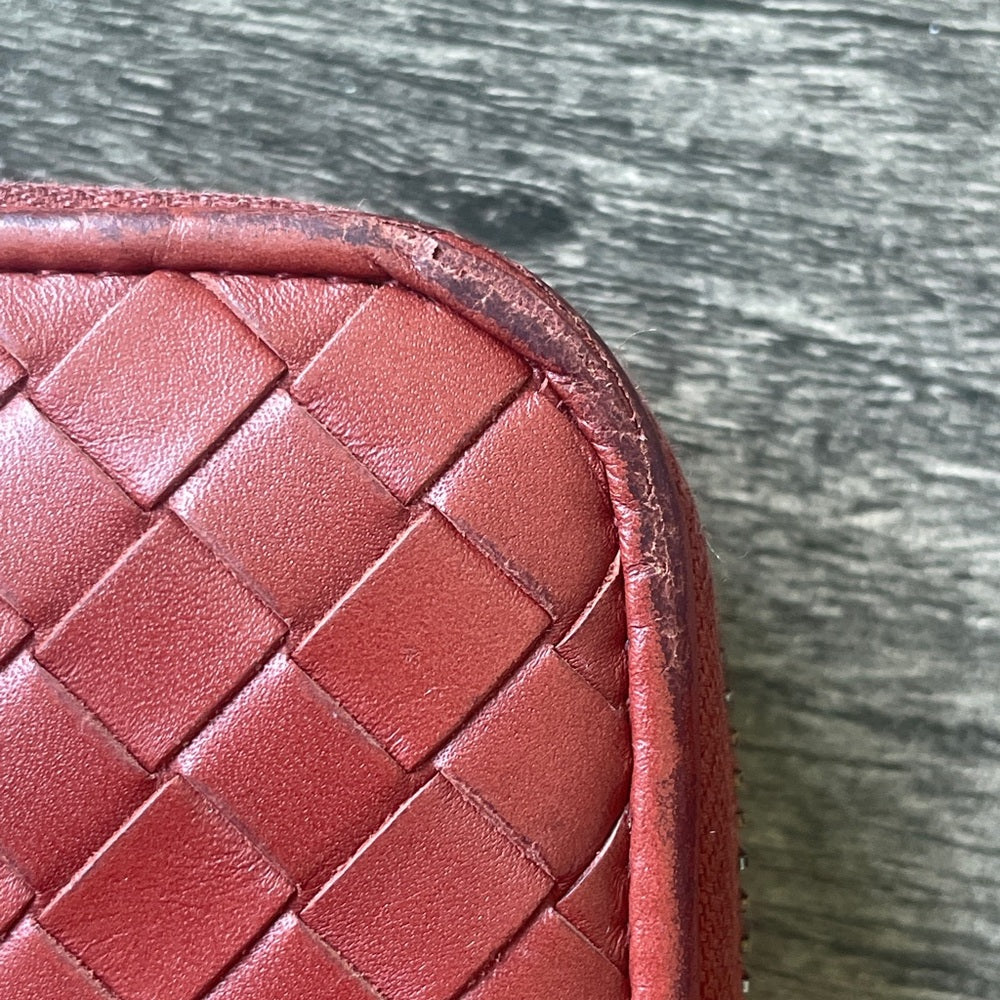 Bottega Veneta Leather Zip Around Wallet / brick red