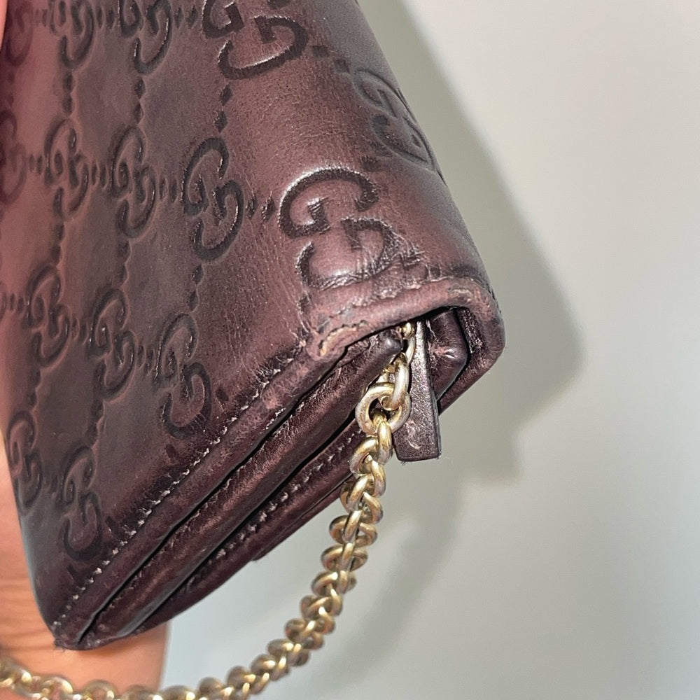 Guccissima Signature Dice Chain Wallet dark burgundy